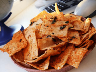 Арахис в глазури: Лаваш со вкусом аджики