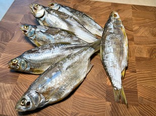 Сурские гренки Холодец с горчицей (100 гр): Тарань вяленая (Азовская)