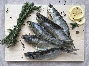 Луковые кольца со вкусом сметаны и лука: Вобла вяленая астраханская крупная