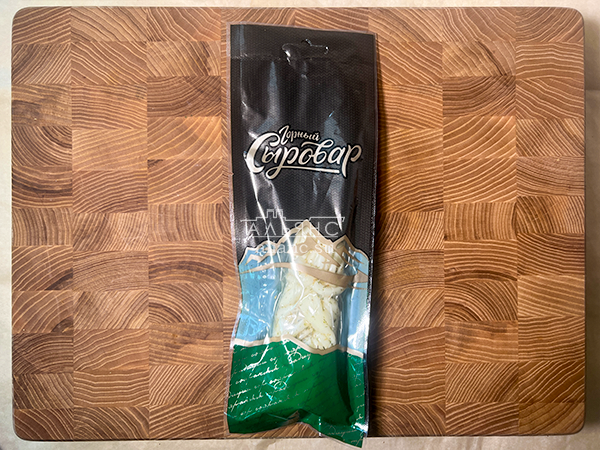 Сыр 100 гр ГОРНЫЙ СЫРОВАР (Косичка с укропом и чесноком) в Череповце