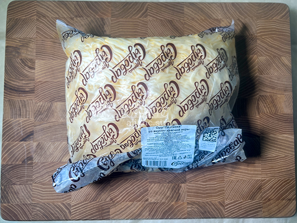 Сыр 1 кг ГОРНЫЙ СЫРОВАР (Паутинка со вкусом красной икры) в Череповце