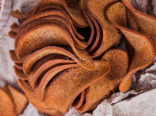 Арахис: Ресторанные гренки с креветкой